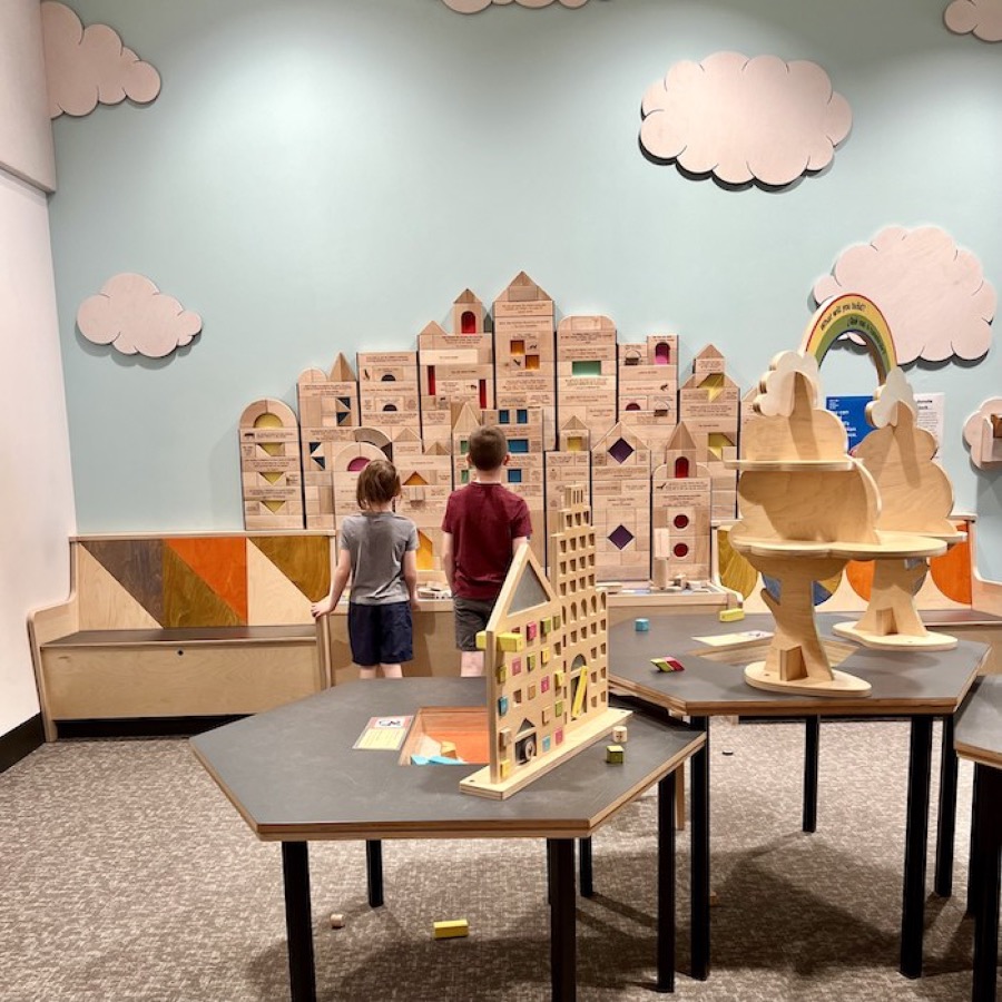 Exhibit hall at the Palo Alto Junior Museum and Zoo
